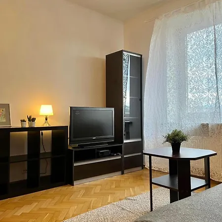 Center Apartment *